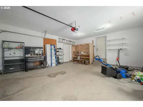 5340 Golden Eagle Dr, Eugene, OR 97402 photo 36