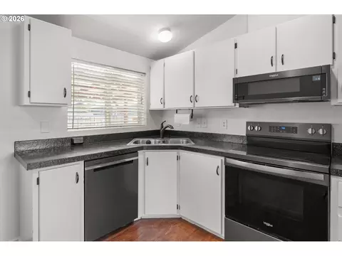 5340 Golden Eagle Dr, Eugene, OR 97402 photo 13
