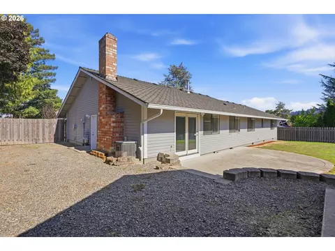 Exterior - 3314 SW 28th Ct, Gresham, OR 97080 photo 5 of 6