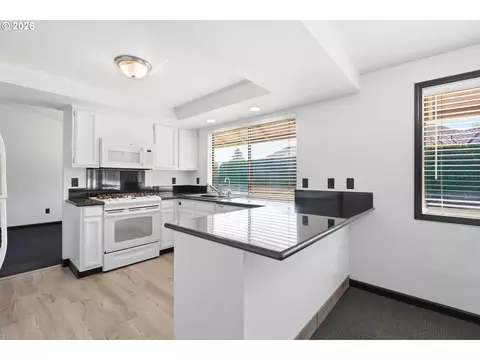 Kitchen - 3314 SW 28th Ct, Gresham, OR 97080 photo 1 of 2