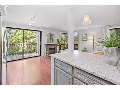 Living - 223 Trailside Loop, Eugene, OR 97405 photo 6 of 8