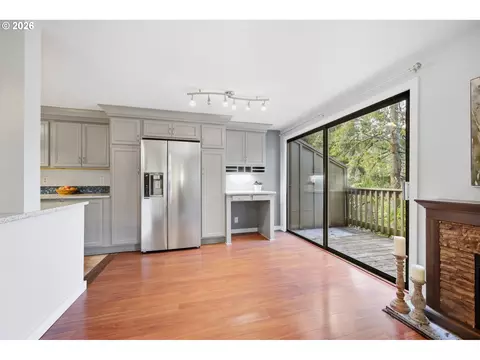 Kitchen - 223 Trailside Loop, Eugene, OR 97405 photo 2 of 6
