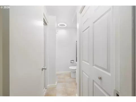 Entry Way - 223 Trailside Loop, Eugene, OR 97405 photo 3 of 3