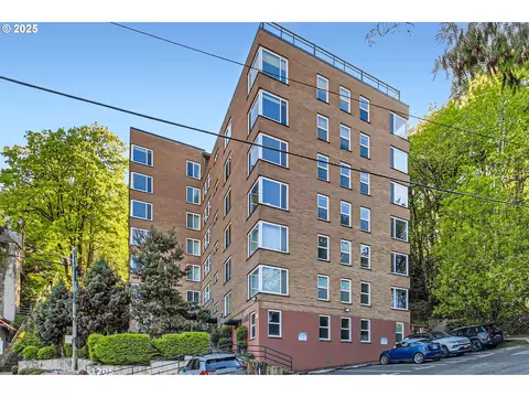 1205 SW Cardinell Dr #502, Portland, OR 97201