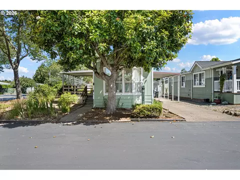 4800 Barger Dr, Eugene, OR 97402 photo 2