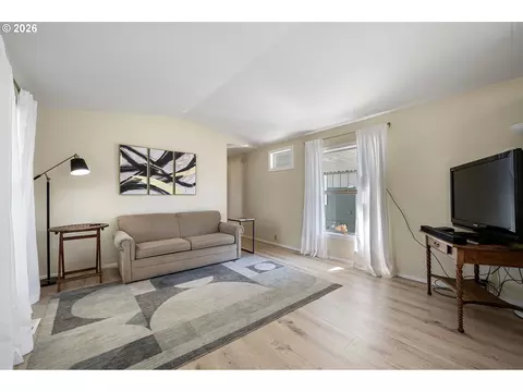 4800 Barger Dr, Eugene, OR 97402 photo 9
