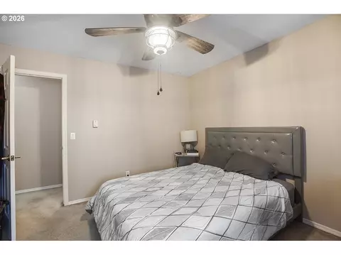 Bedroom - 1322 NE Hogan Dr, Gresham, OR 97030 photo 5 of 5