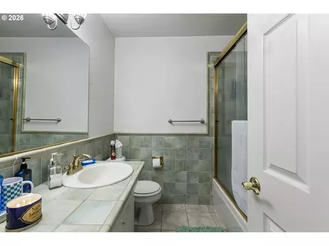Bath - 1322 NE Hogan Dr, Gresham, OR 97030 photo 2 of 3