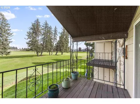 Exterior - 1322 NE Hogan Dr, Gresham, OR 97030 photo 5 of 6
