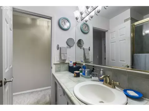 Bath - 1322 NE Hogan Dr, Gresham, OR 97030 photo 3 of 3