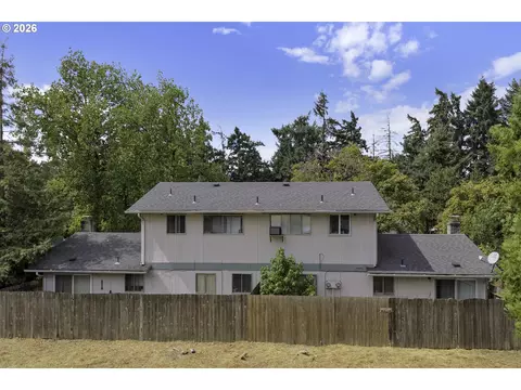 Exterior - 993 N Cloverleaf Loop, Springfield, OR 97477 photo 6 of 9