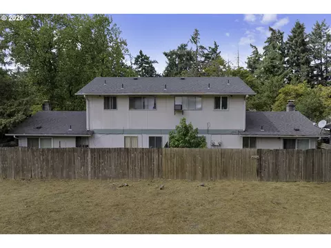 Exterior - 993 N Cloverleaf Loop, Springfield, OR 97477 photo 5 of 9