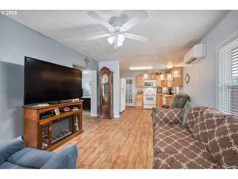 Other - 1128 9th Ave, Longview, WA 98632 photo 2 of 4