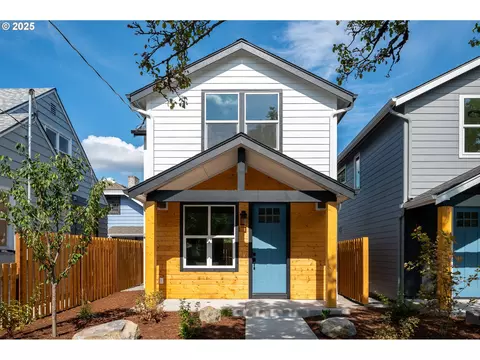 5721 N Willis Blvd #B, Portland, OR 97203
