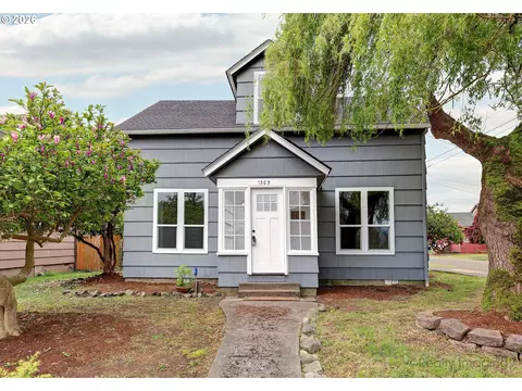 1303 1st St, Tillamook, OR 97141