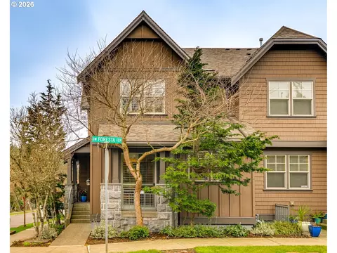 695 SW Foresta Ter, Portland, OR 97225
