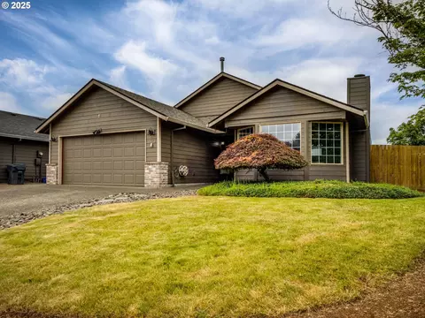 1430 Meadow Dr, Molalla, OR 97038
