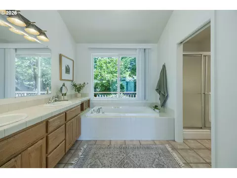 Bath - 111 W 52nd Ave, Eugene, OR 97405 photo 2 of 5