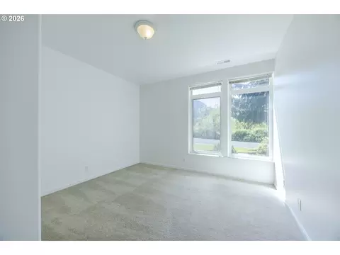 Bedroom - 111 W 52nd Ave, Eugene, OR 97405 photo 5 of 6
