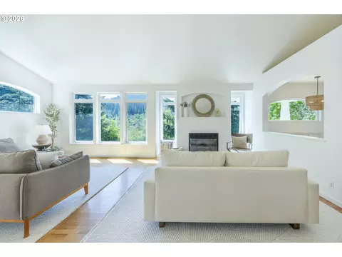 Living - 111 W 52nd Ave, Eugene, OR 97405 photo 2 of 5
