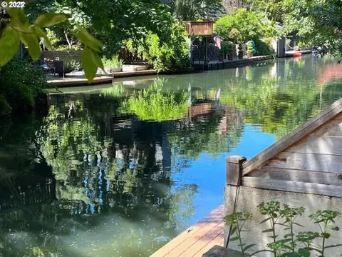 Undisclosed, Lake Oswego, OR 97034