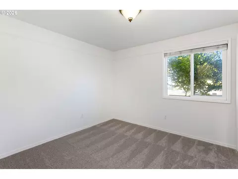 Bedroom - 3612 E Heater St, Newberg, OR 97132 photo 1 of 6
