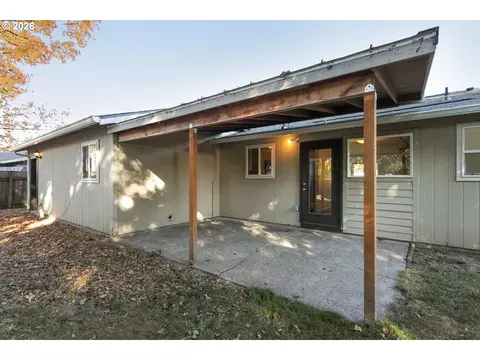 Exterior - 3612 E Heater St, Newberg, OR 97132 photo 4 of 11