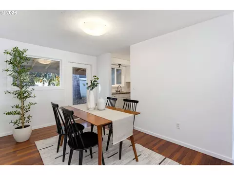 Dining - 3612 E Heater St, Newberg, OR 97132 photo 3 of 4
