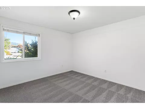 Bedroom - 3612 E Heater St, Newberg, OR 97132 photo 3 of 6