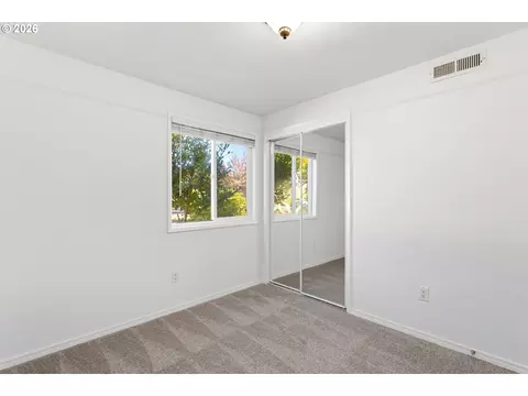 Bedroom - 3612 E Heater St, Newberg, OR 97132 photo 2 of 6