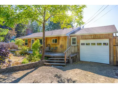 1675 N Henry St, Coquille, OR 97423