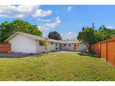 Exterior - 1015 Saville Ave, Eugene, OR 97404 photo 6 of 6