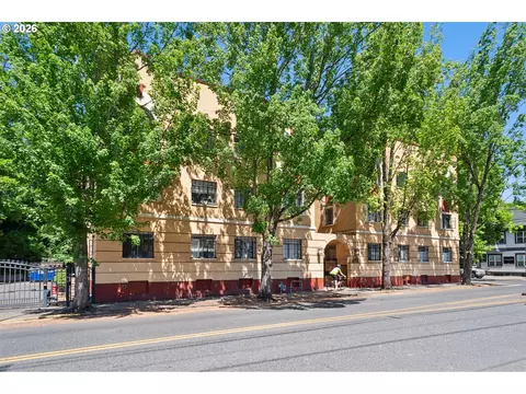 2829 SE Belmont St #308, Portland, OR 97214
