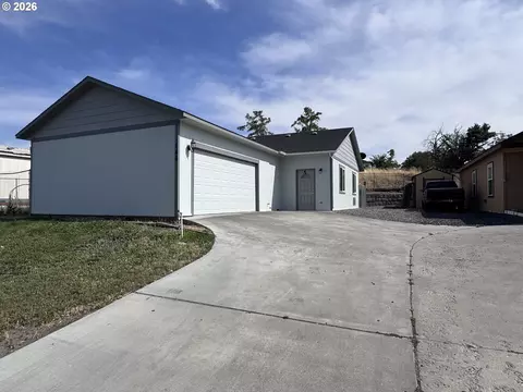 746 E Catherine Ave, Hermiston, OR 97838 photo 2