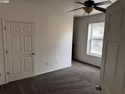 746 E Catherine Ave, Hermiston, OR 97838 photo 16