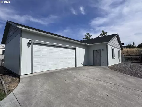 746 E Catherine Ave, Hermiston, OR 97838 photo 1