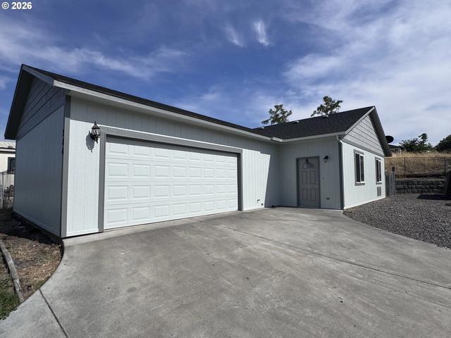 746 E Catherine Ave, Hermiston, OR 97838