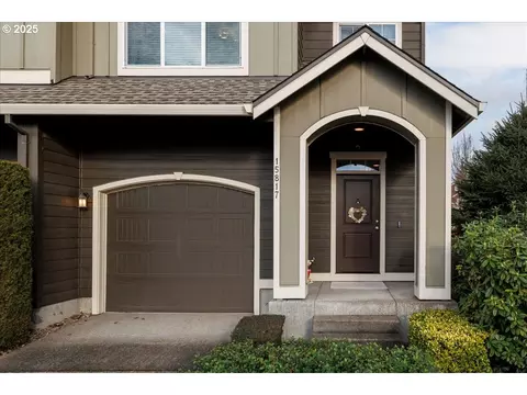 15817 SE Kingbird Dr, Clackamas, OR 97015