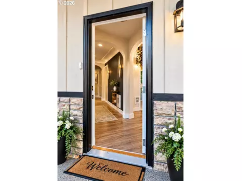 Entry Way - 802 NW 5th Cir, Camas, WA 98607 photo 1 of 3