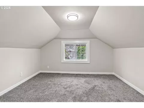 Bedroom - 802 NW 5th Cir, Camas, WA 98607 photo 6 of 8