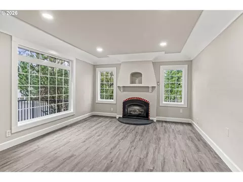 Living - 802 NW 5th Cir, Camas, WA 98607 photo 1 of 2