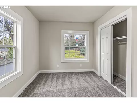 Bedroom - 802 NW 5th Cir, Camas, WA 98607 photo 2 of 8