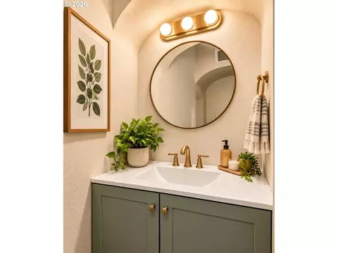 Bath - 802 NW 5th Cir, Camas, WA 98607 photo 3 of 6