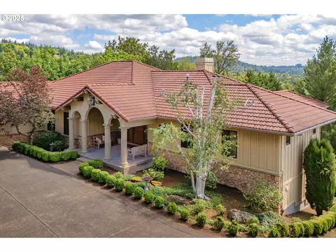 10005 NW Thompson Rd, Portland, OR 97229
