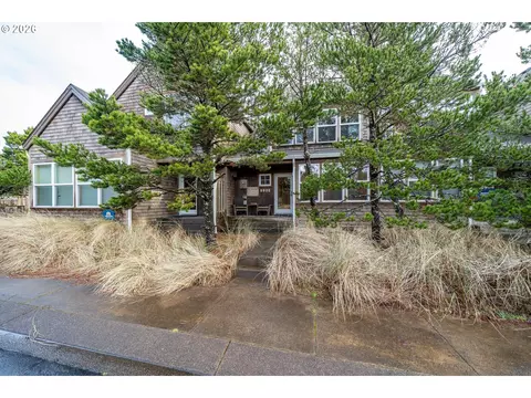 5902 Barefoot Ln, Pacific City, OR 97135