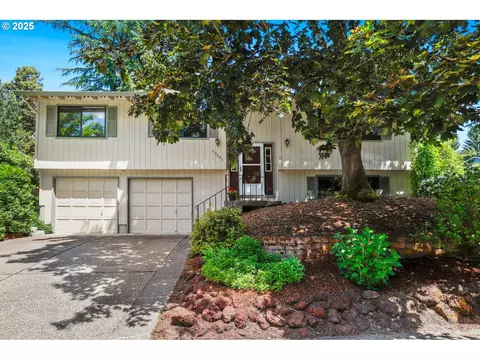 10465 SW Paulina Dr, Tualatin, OR 97062