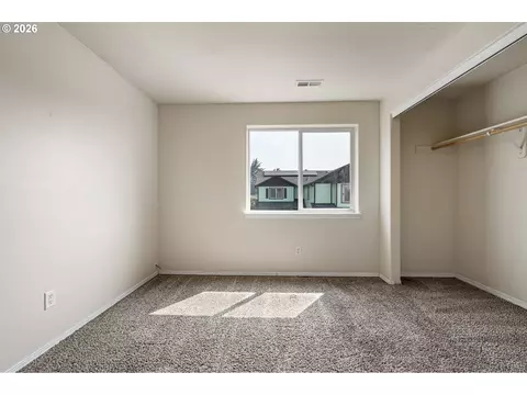 Bedroom - 1137 Veronica Ln, Eugene, OR 97404 photo 3 of 7
