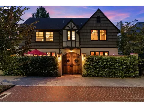2939 NW Cornell Rd, Portland, OR 97210