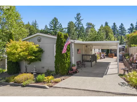 17969 S Grant Dr, Oregon City, OR 97045