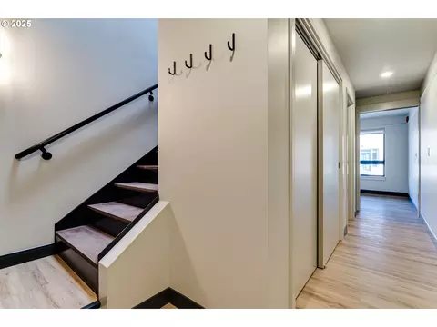 Entry Way - 488 Main St, Springfield, OR 97477 photo 2 of 3
